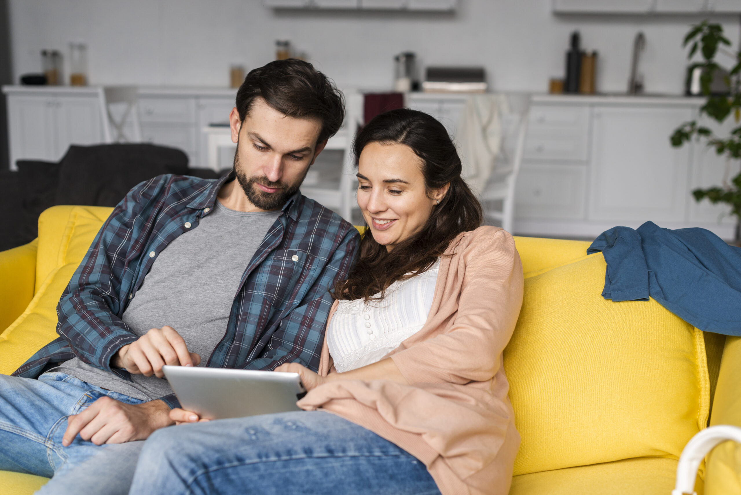 wife-husband-living-room